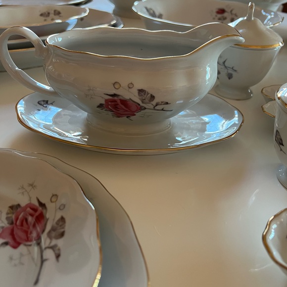 an exquisite porcelain china dining set, made in Poland in 1980. - Picture 8 of 16
